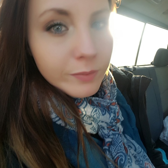 Meet your Posher, Rebecca - Picture 2 of 3